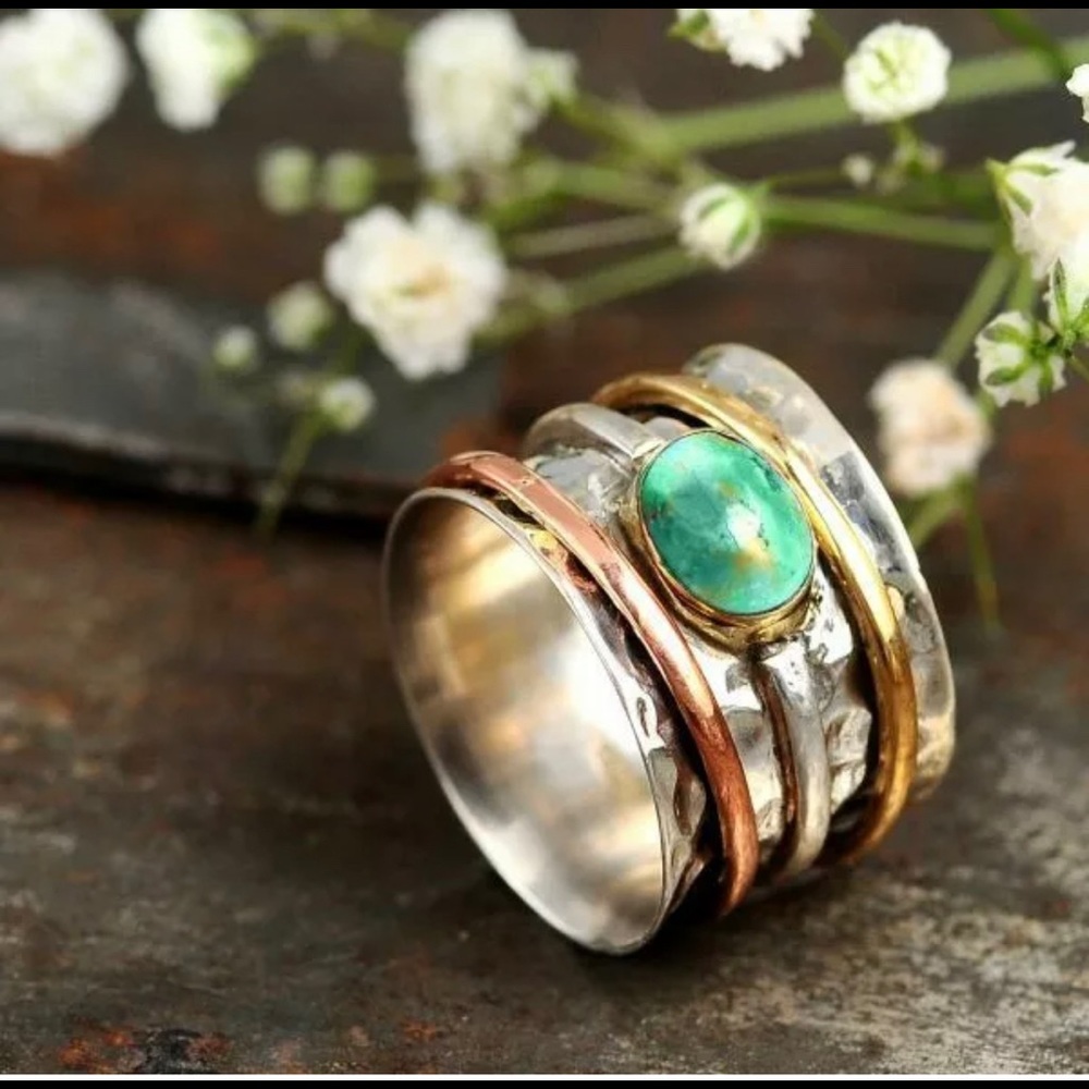 925 Silver filled Women or Mens ring - Picture 2 of 4